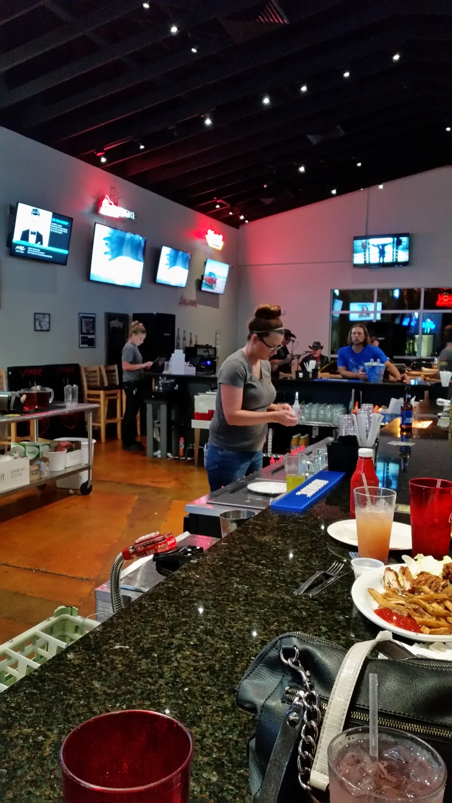 Wesleys Tavern | restaurant | 1095 Lenoir Rhyne Blvd SE, Hickory, NC 28602, USA | 8288381149 OR +1 828-838-1149