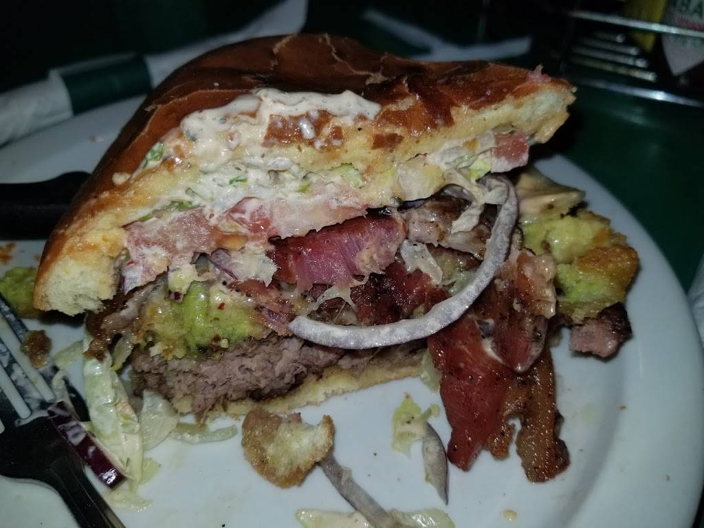 Luckys Grille | restaurant | 5387 Roberts Rd, Hilliard, OH 43026, USA | 6147717766 OR +1 614-771-7766