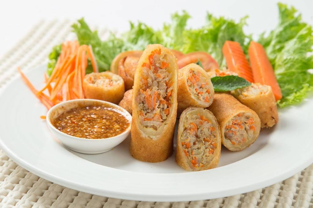Eggroll Palace, LLC | restaurant | 124 North Broadway BB, De Pere, WI 54115, USA | 9206324321 OR +1 920-632-4321
