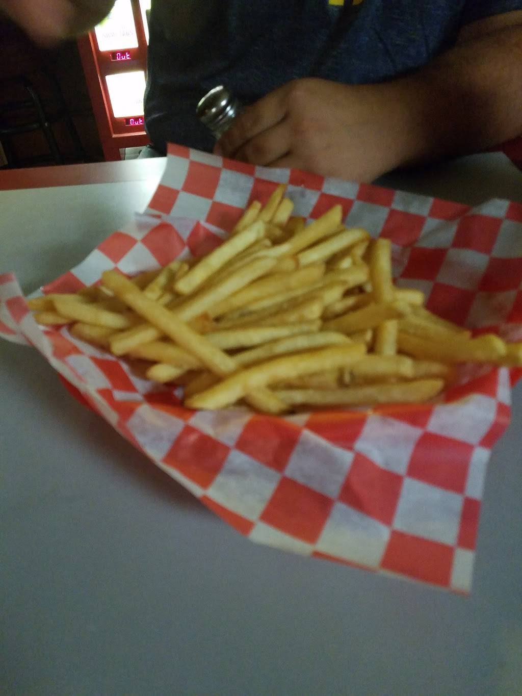 Elkhorn Grill | restaurant | 8294 Mill St, Vanderbilt, MI 49795, USA | 9899833550 OR +1 989-983-3550