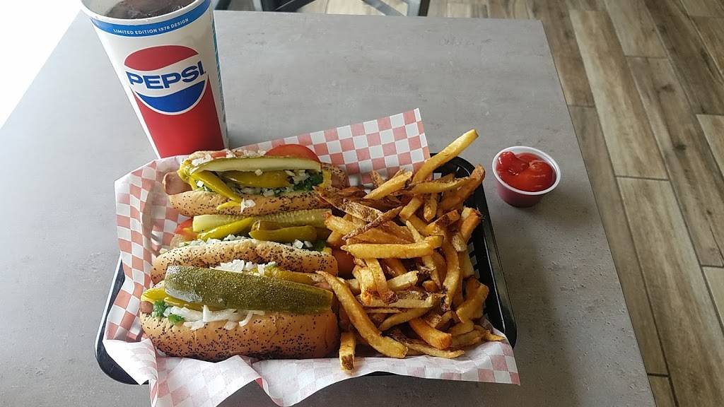 Tasty Dawgs of Elk Grove | restaurant | 812 E Higgins Rd, Elk Grove Village, IL 60007, USA | 8472584281 OR +1 847-258-4281