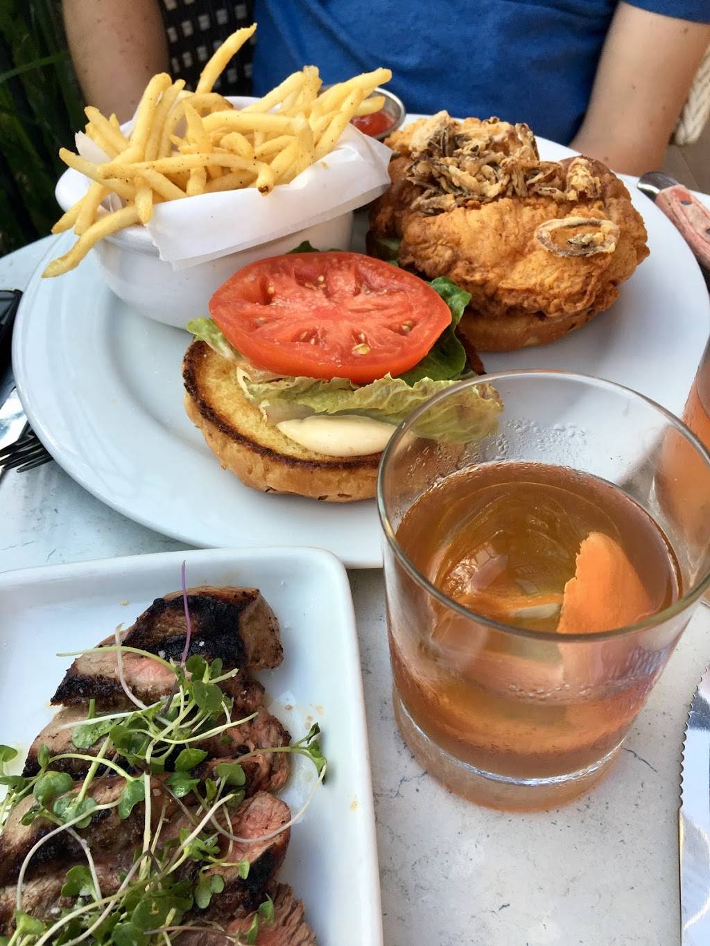 Eat Street Social | restaurant | 18 W 26th St, Minneapolis, MN 55404, USA | 6127676850 OR +1 612-767-6850