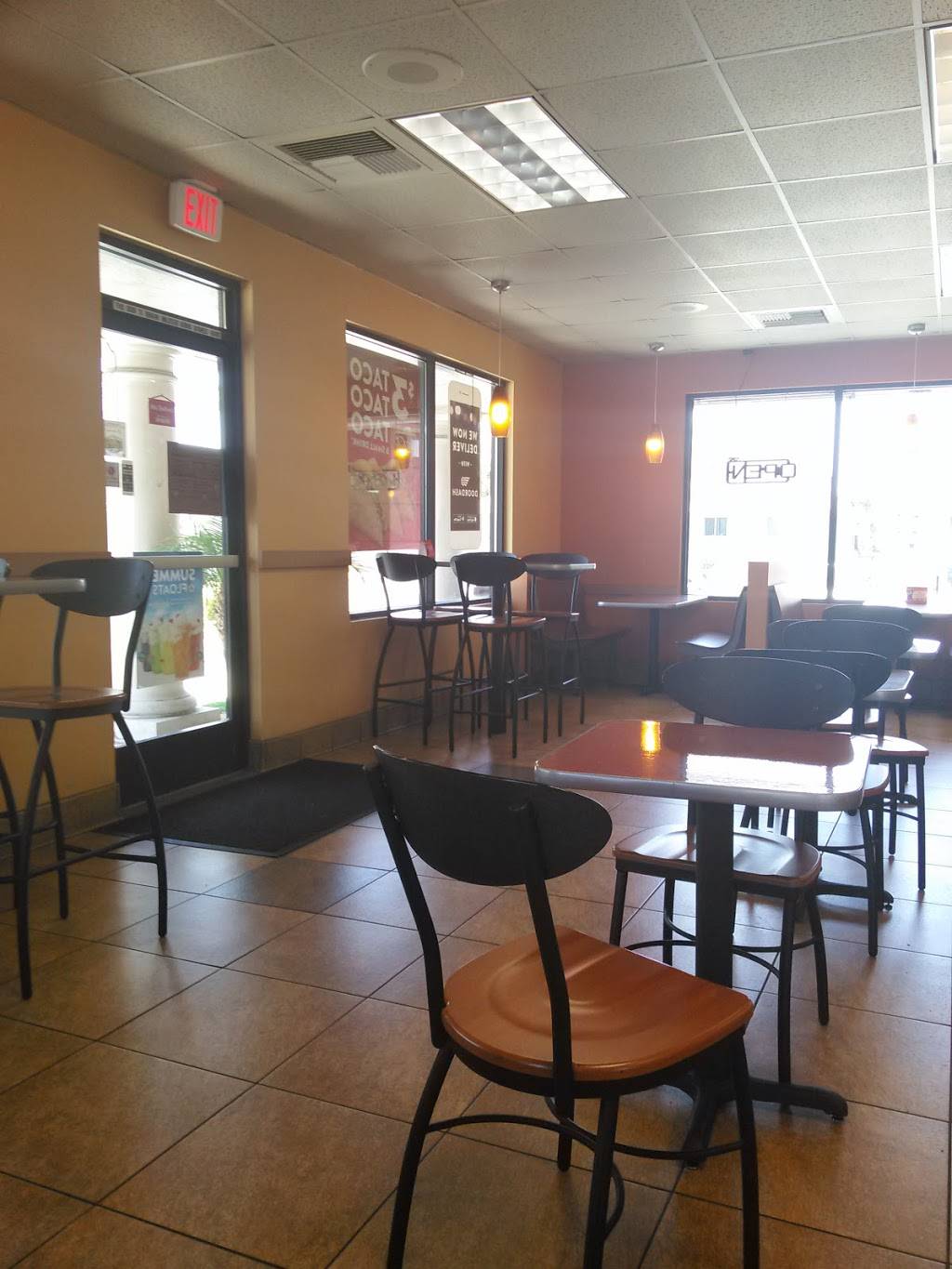 Jack in the Box | restaurant | 751 N Placentia Ave, Fullerton, CA 92831, USA | 7149933814 OR +1 714-993-3814