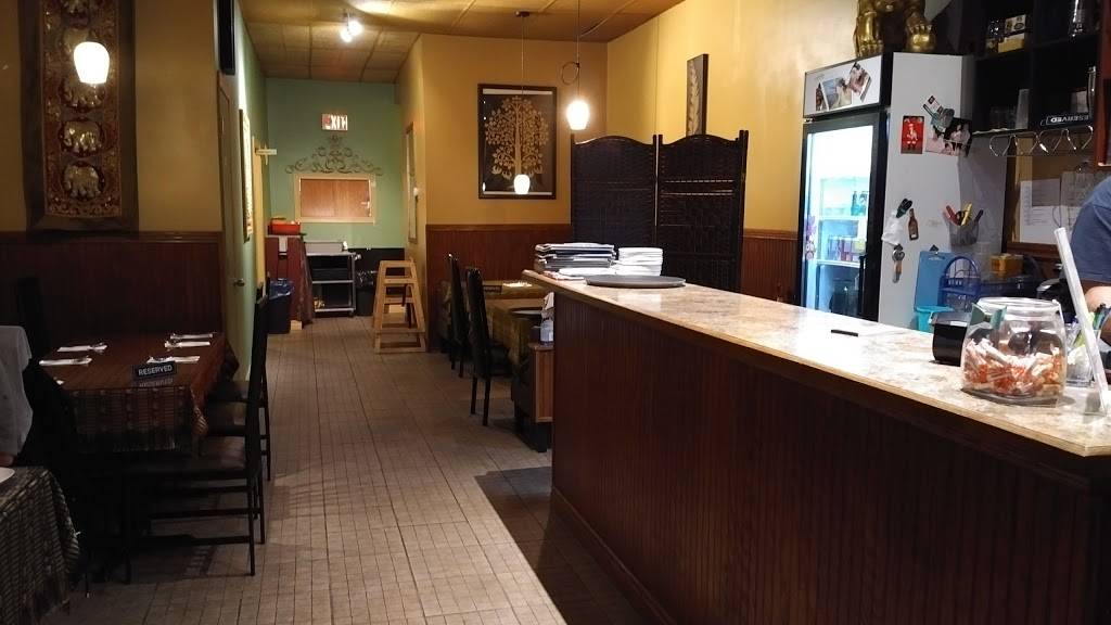 Banana Leaf Thai Cuisine | meal takeaway | 369 Dundas St, Woodstock, ON N4S 1B6, Canada | 5195394222 OR +1 519-539-4222