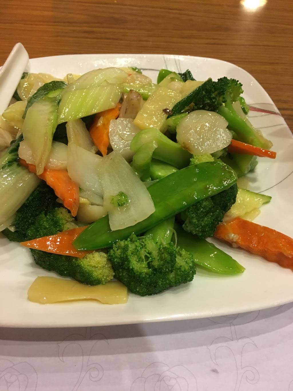 New Golden Wok | restaurant | 136 Hazelwood Dr, South San Francisco, CA 94080, USA | 6505886858 OR +1 650-588-6858