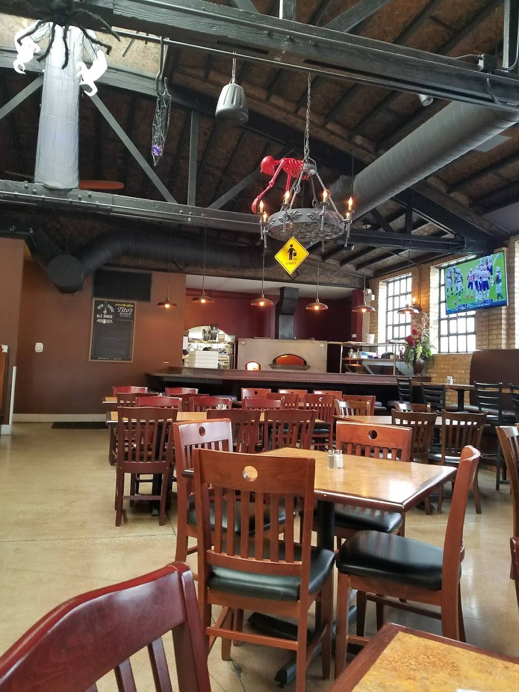 Iron Horse Ale House | restaurant | 6158 N Northwest Hwy, Chicago, IL 60631, USA | 7737631800 OR +1 773-763-1800