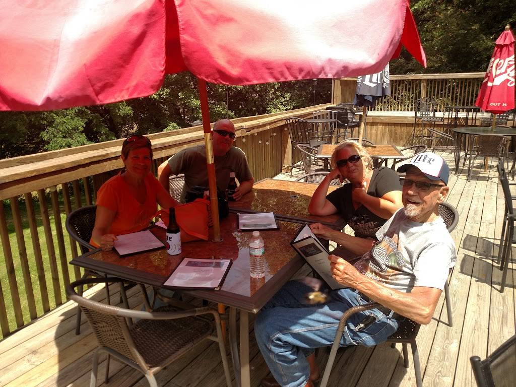 Waterfront Grille and Gathering | restaurant | 220 Athens Boonesboro Rd, Winchester, KY 40391, USA | 8595279910 OR +1 859-527-9910