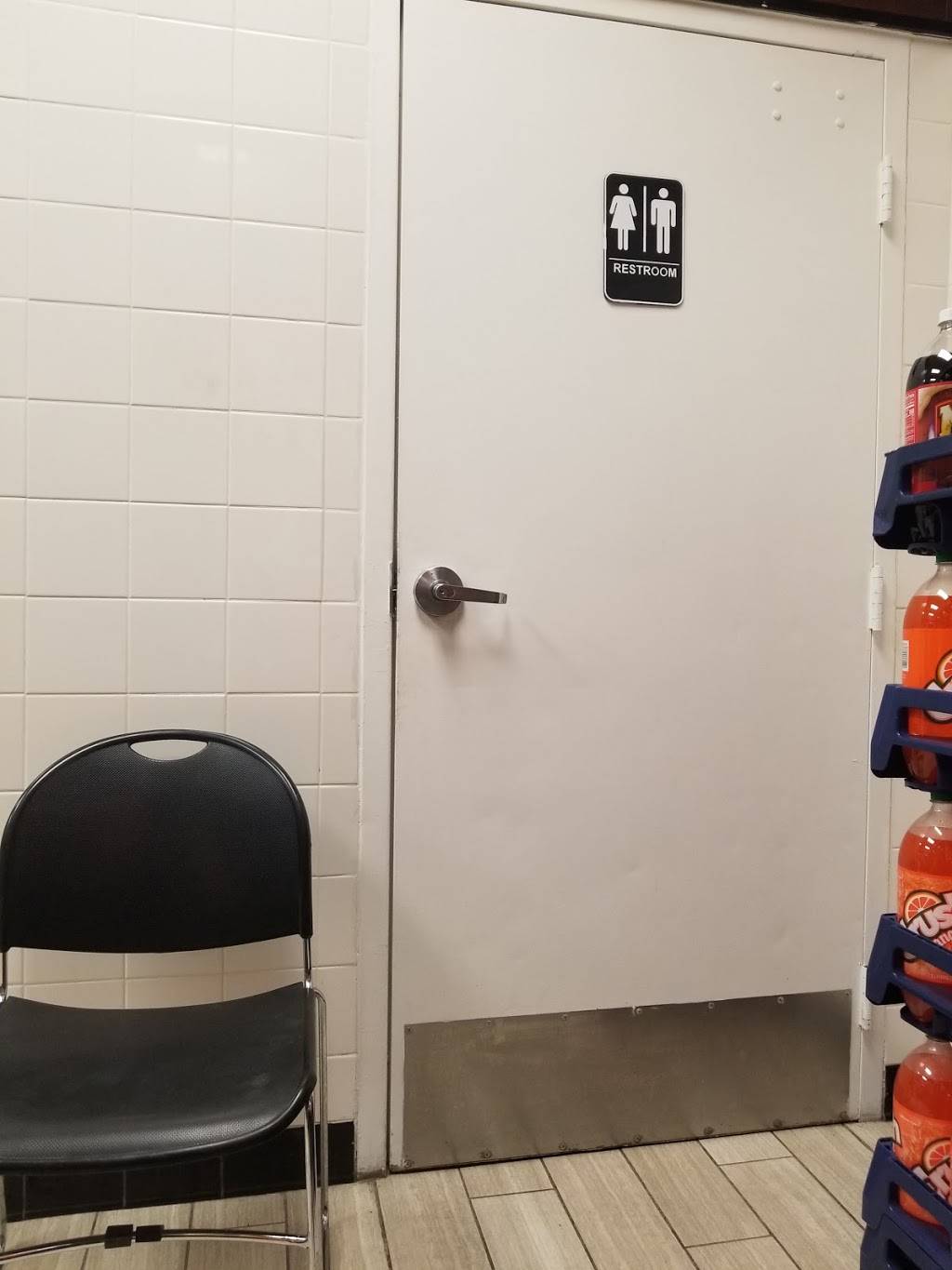 Little Caesars Pizza | meal takeaway | 965 N Resler Dr, El Paso, TX 79912, USA | 9155812554 OR +1 915-581-2554