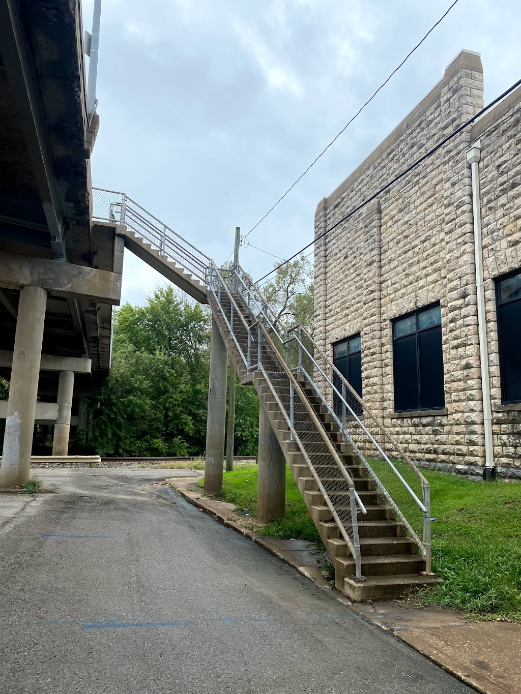 Due Amici Pizzeria | restaurant | 121 N Main St, Hannibal, MO 63401, USA | 5738221813 OR +1 573-822-1813