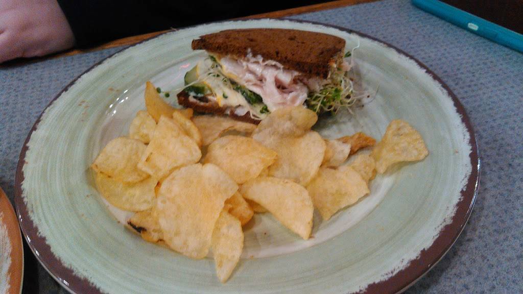 Isaacs Restaurant - South York | restaurant | 235 Pauline Drive South York, Plaza, York, PA 17402, USA | 7177475564 OR +1 717-747-5564