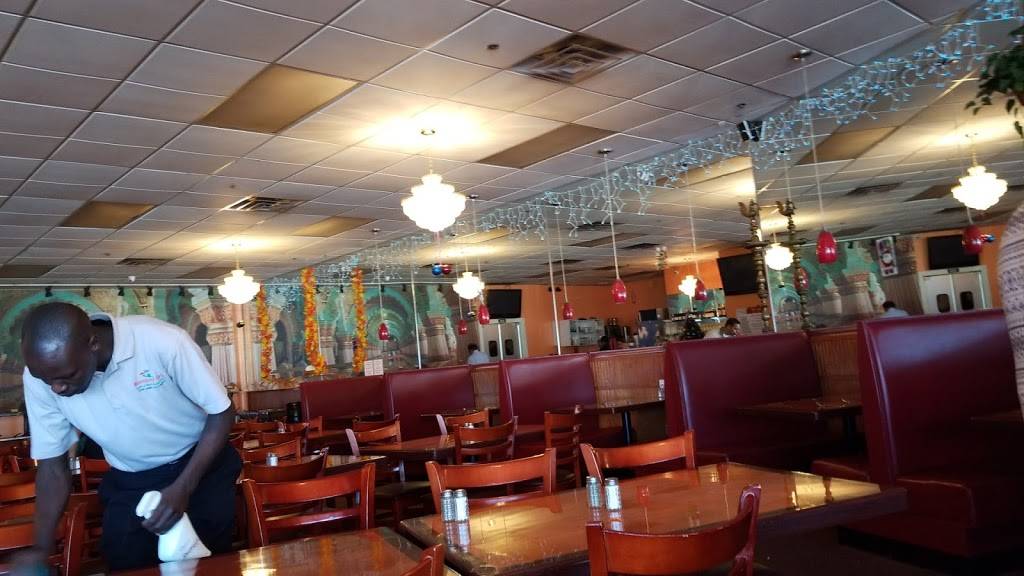 Bombay Grill | restaurant | 216 N Hurstbourne Pkwy, Louisville, KY 40222, USA | 5024258892 OR +1 502-425-8892