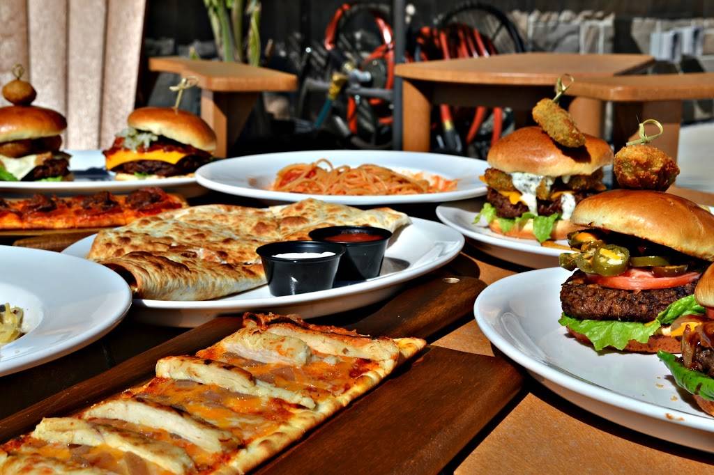 Wild Wing | restaurant | 1700 King Rd #20, King City, ON L7B 1L4, Canada | 9055399464 OR +1 905-539-9464