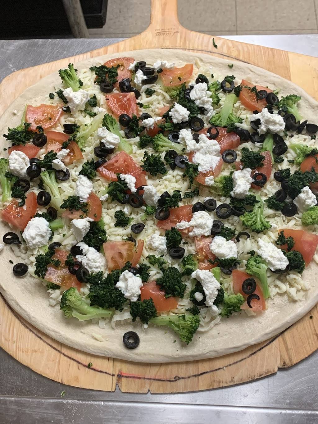 Pizza Villa | restaurant | 112 W 1st Ave, Parkesburg, PA 19365, USA | 6108572692 OR +1 610-857-2692