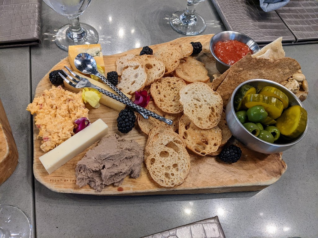 Pour Baby | restaurant | 6808 Airport Blvd, Mobile, AL 36608, USA | 2513433555 OR +1 251-343-3555