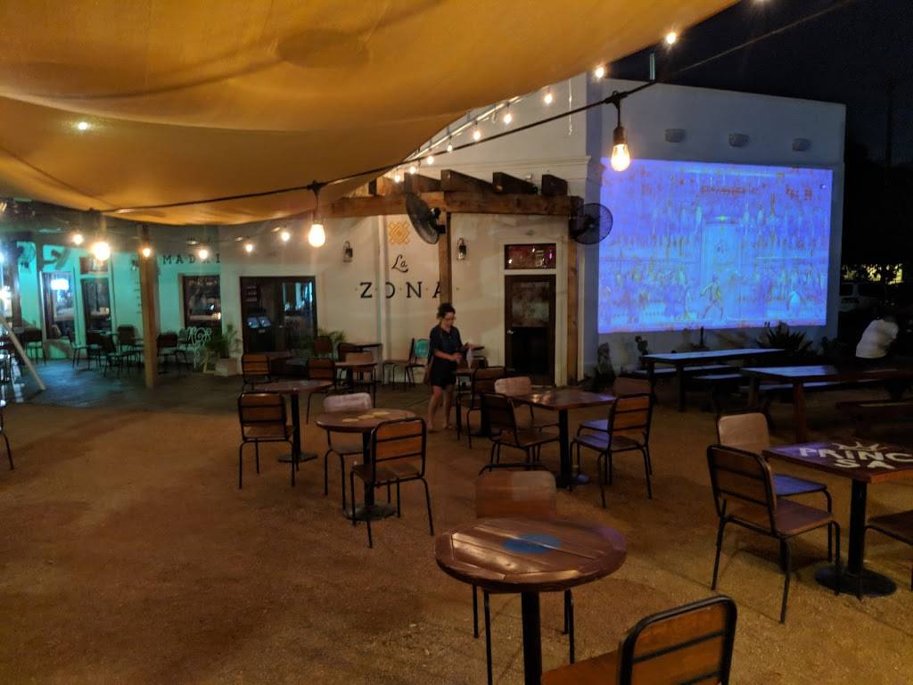 La Zona Pizza Restaurant | restaurant | 1264 W Magnolia Ave, Fort Worth, TX 76104, USA | 8174895055 OR +1 817-489-5055