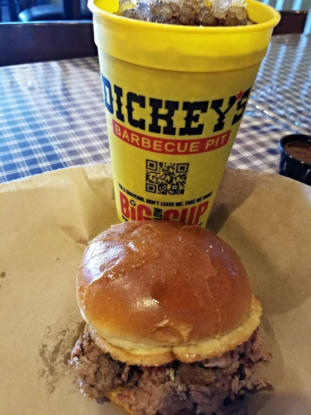 Dickeys Barbecue Pit | restaurant | 1586 Gateway Blvd, Fairfield, CA 94533, USA | 7074005040 OR +1 707-400-5040
