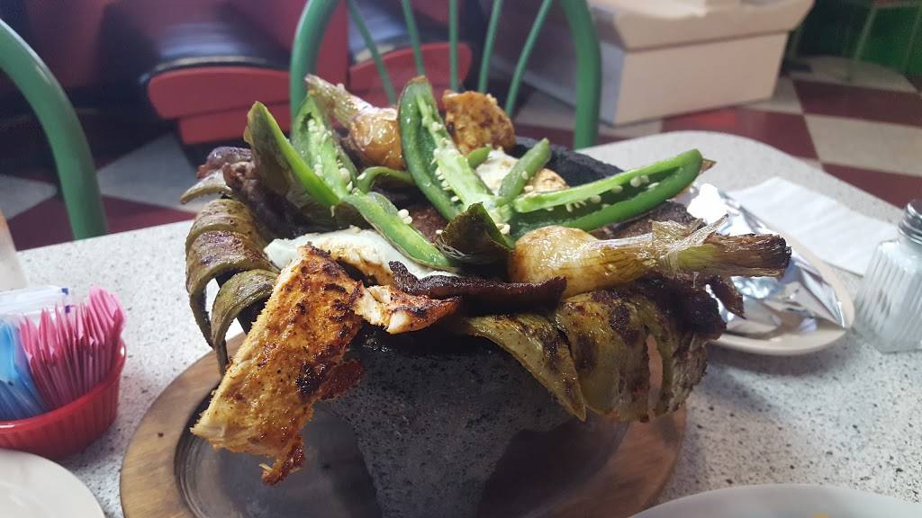 La Pina Mexican Restaurant | restaurant | 1860 Wayne Rd, Savannah, TN 38372, USA | 7314383587 OR +1 731-438-3587