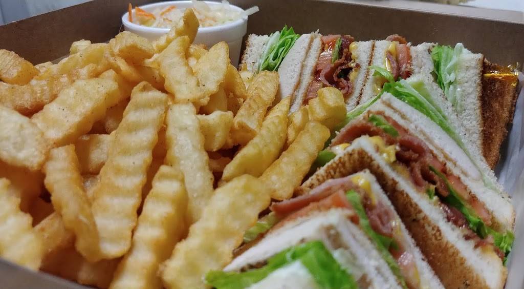 Bulls Eye Pizza | restaurant | 979 Front Rd, Windsor, ON N9J 2A5, Canada | 5197341221 OR +1 519-734-1221