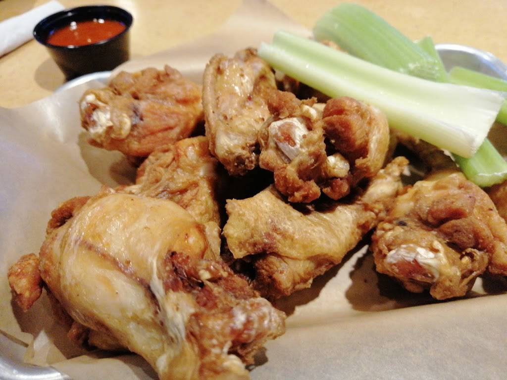 Buffalo Wild Wings | meal takeaway | 356 Laskin Rd, Virginia Beach, VA 23451, USA | 7573217337 OR +1 757-321-7337