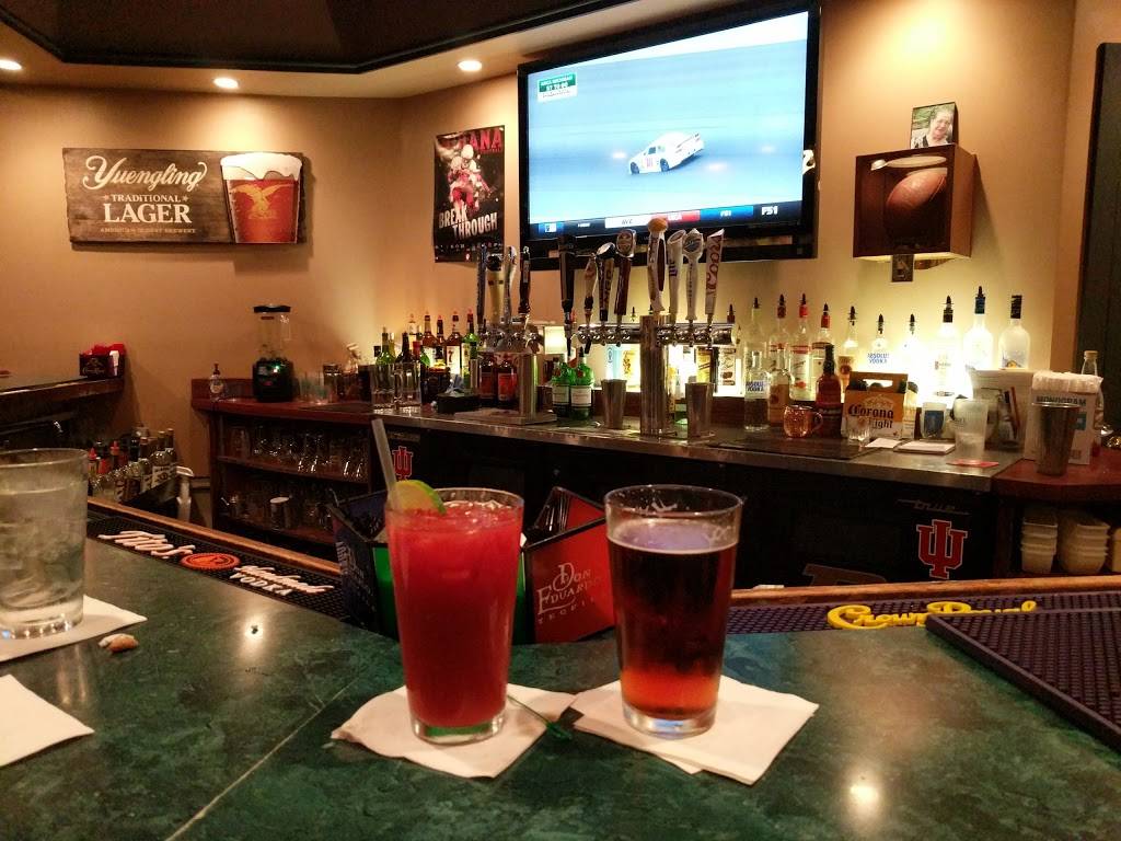 Hollys Restaurant & Pub | restaurant | 3705 Franklin St, Michigan City, IN 46360, USA | 2198795124 OR +1 219-879-5124