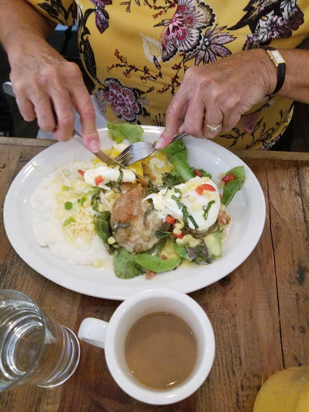 Silver Queen Cafe | restaurant | 5429 Harford Rd, Baltimore, MD 21214, USA | 4433452020 OR +1 443-345-2020