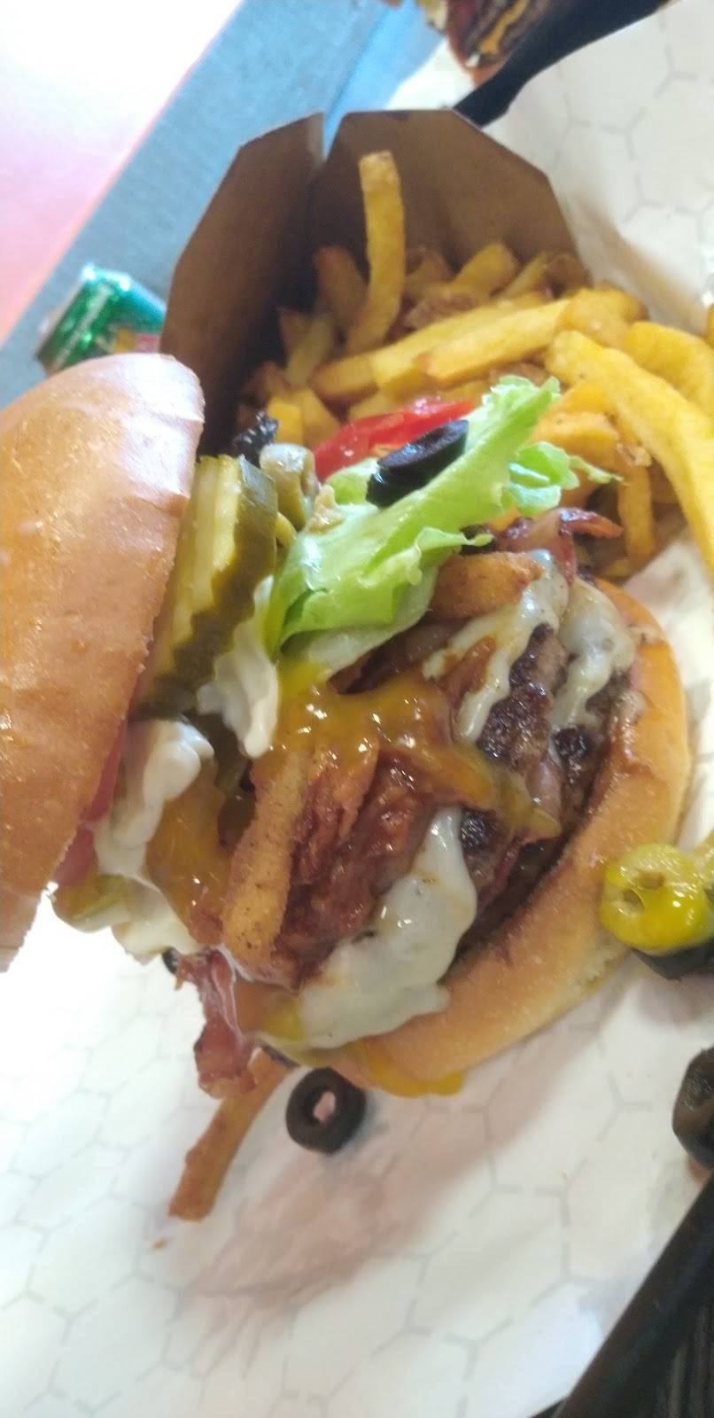 Philthy Phillys | restaurant | 15480 Bayview Ave, Aurora, ON L4G 7J1, Canada | 9055037888 OR +1 905-503-7888