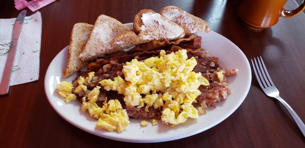 Fast Teddys Restaurant | restaurant | 221 Main St, Tonawanda, NY 14150, USA | 7166929905 OR +1 716-692-9905