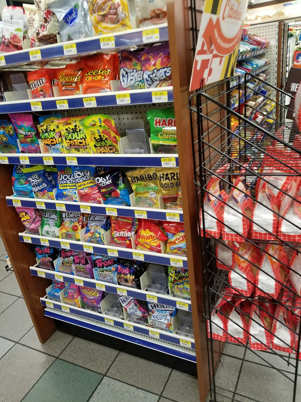 Royal Farms | meal takeaway | 1915 Belair Rd, Fallston, MD 21047, USA | 4106980121 OR +1 410-698-0121