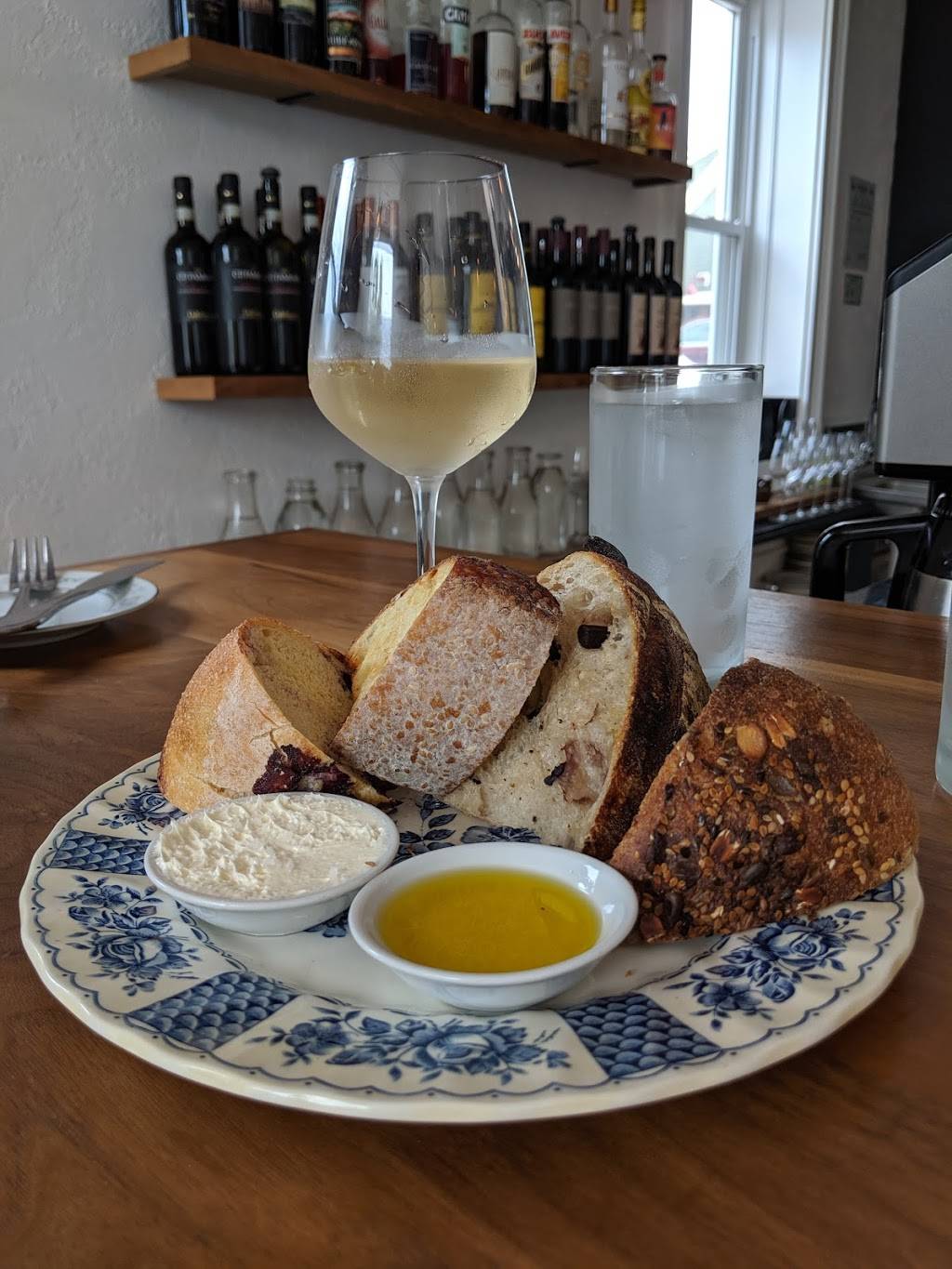 Festina Lente | restaurant | 1 Government St, Kittery, ME 03904, USA | 2077032287 OR +1 207-703-2287