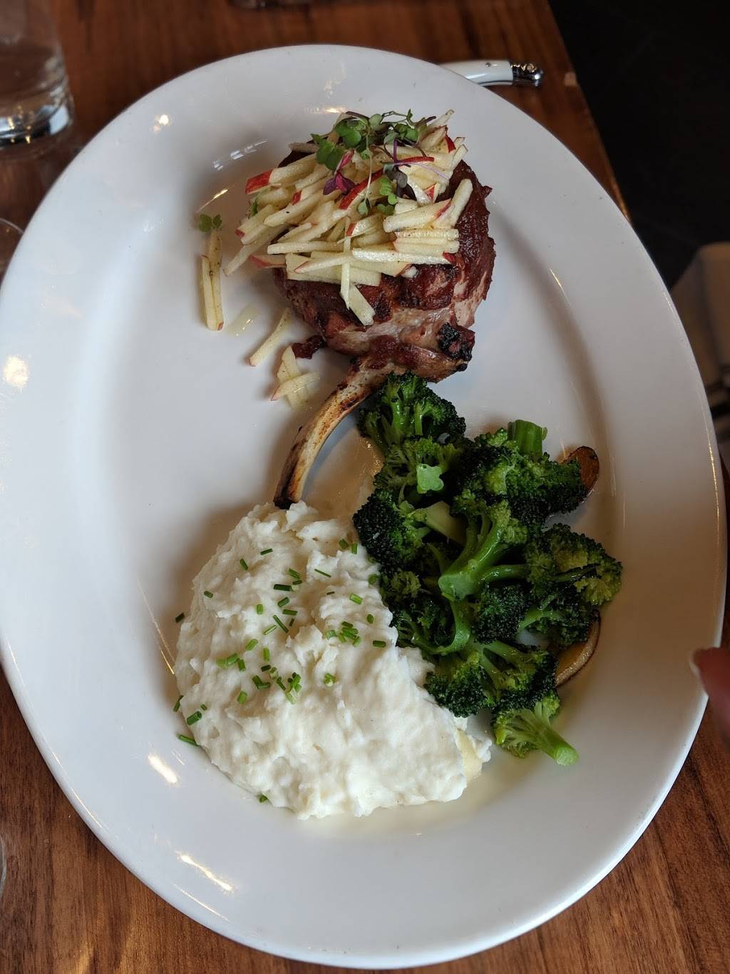 KEE Oyster House | restaurant | 126-128 E Post Rd, White Plains, NY 10601, USA | 9144378535 OR +1 914-437-8535