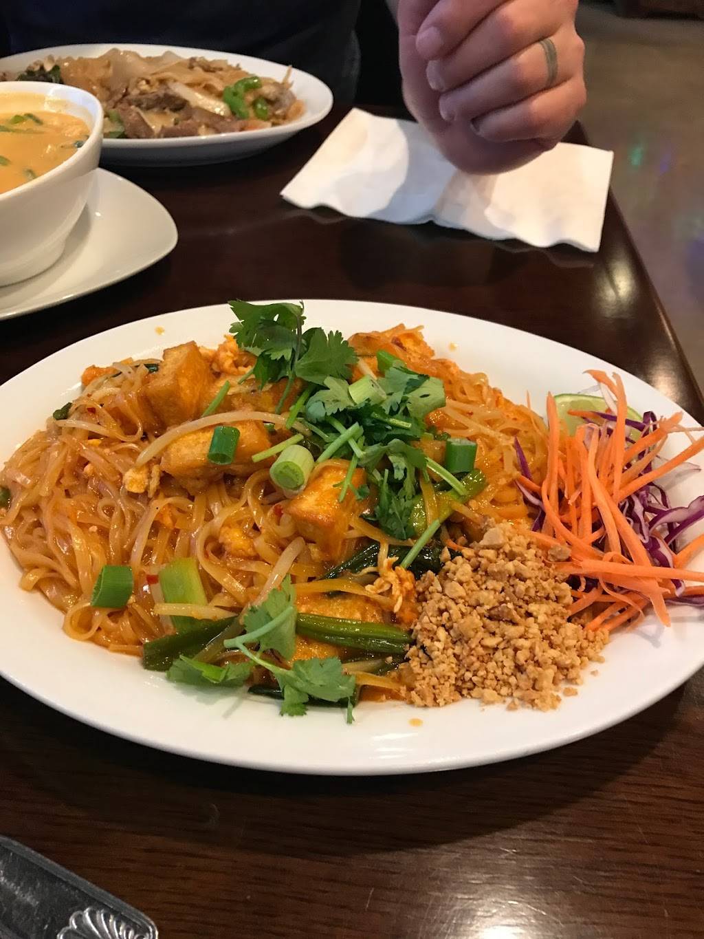 Krachai Thai Kitchen | restaurant | 3361 W Greenway Rd, Phoenix, AZ 85053, USA | 6029420504 OR +1 602-942-0504