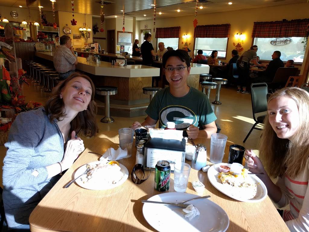 Village Kitchen | restaurant | 101 Old Orchard Ave, Casco, WI 54205, USA | 9208377333 OR +1 920-837-7333