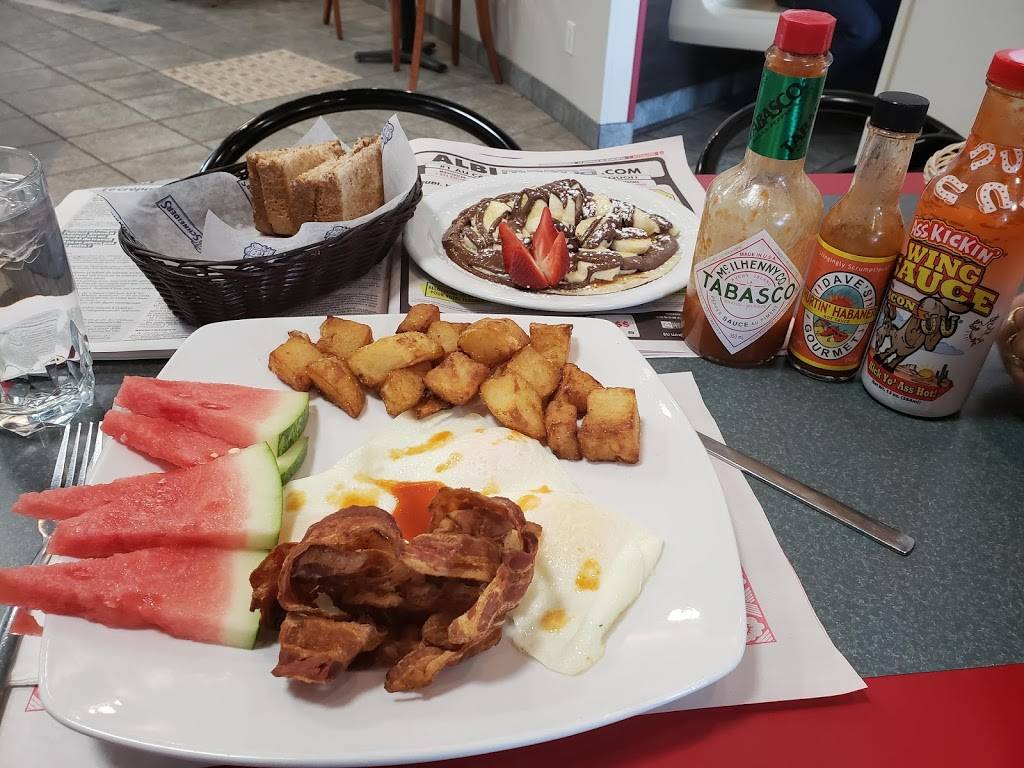 À La Belle Province | restaurant | 1280 Rue Daniel - Johnson O, Saint-Hyacinthe, QC J2S 7K7, Canada | 4502619559 OR +1 450-261-9559