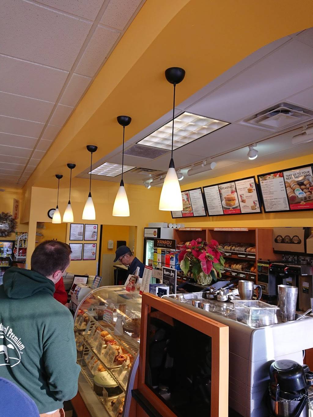 Big Apple Bagels | bakery | 1961 Wisconsin Ave, Grafton, WI 53024, USA | 2623769920 OR +1 262-376-9920