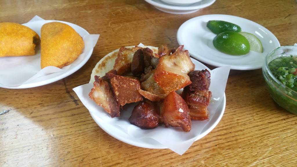 Pizza y Pan Pa Ya | bakery | 1313, 3125 W Montrose Ave, Chicago, IL 60618, USA | 7734632617 OR +1 773-463-2617