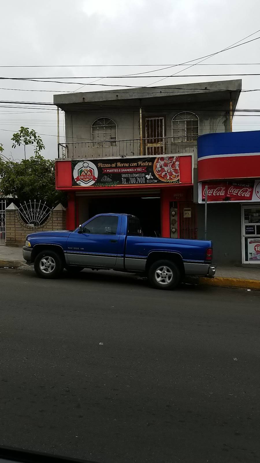 Viva La Pizza | restaurant | Int. B, Av. Martires de Chicago 523, Obrera, 22625 Tijuana, B.C., Mexico | 016647002400 OR +52 664 700 2400