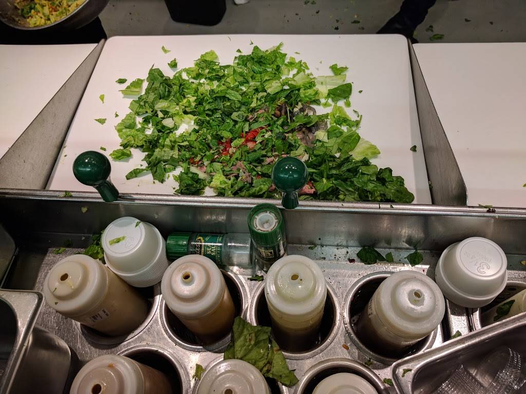 Chopt Creative Salad Co. | restaurant | 10307 Old Georgetown Rd, Bethesda, MD 20814, USA | 2407529942 OR +1 240-752-9942