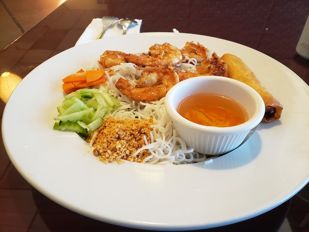 Pho Viet | restaurant | 40 Village Plz, Liberal, KS 67901, USA | 6206559178 OR +1 620-655-9178