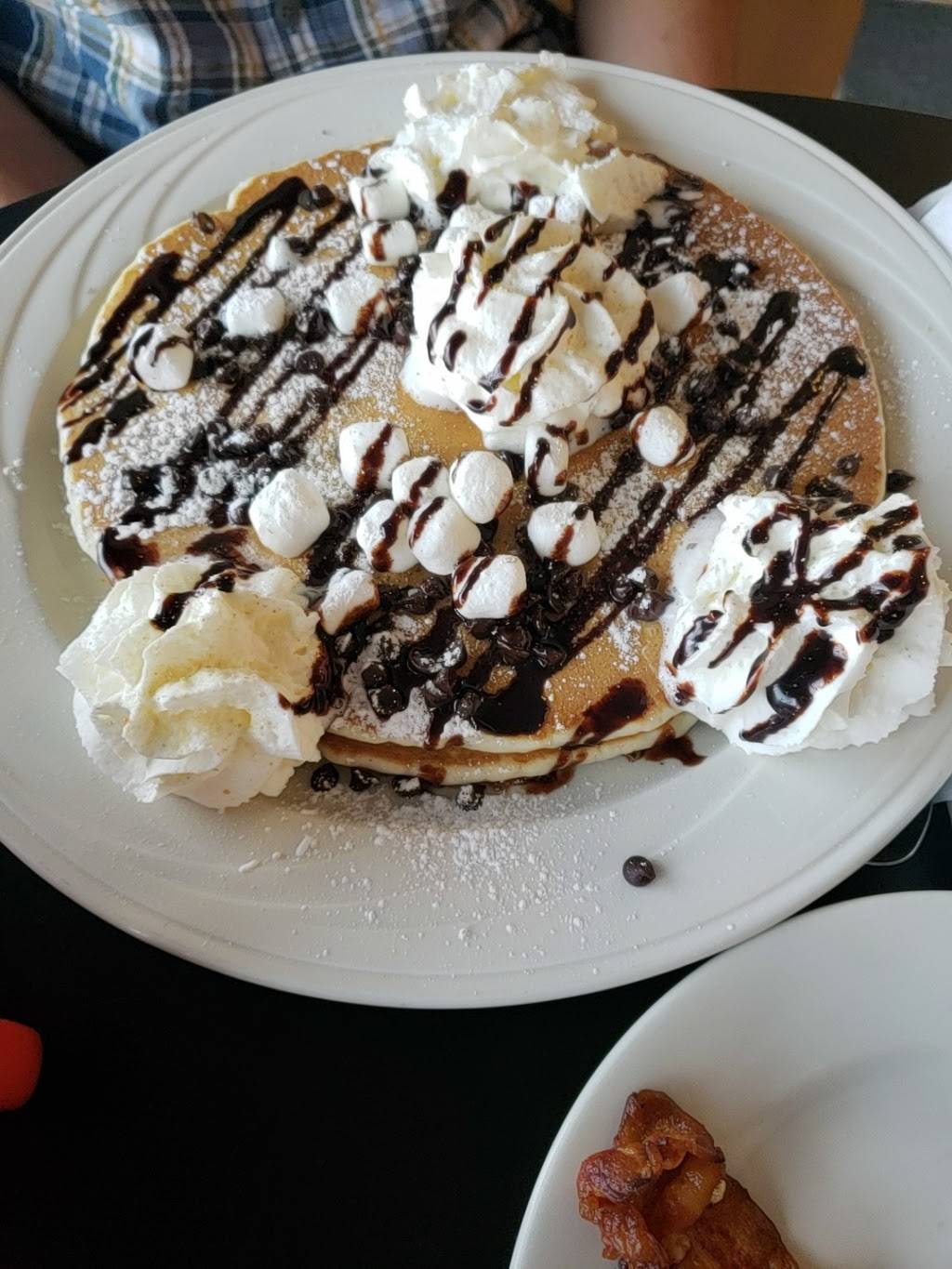 Carmelas on the Extension | restaurant | 139 Main Street Extension, Middletown, CT 06457, USA | 8607887922 OR +1 860-788-7922