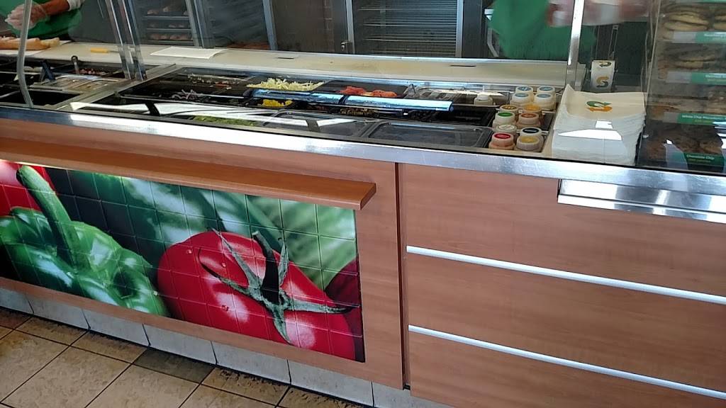 Subway | restaurant | 2436 W 10th St, Roanoke Rapids, NC 27870, USA | 2525352177 OR +1 252-535-2177