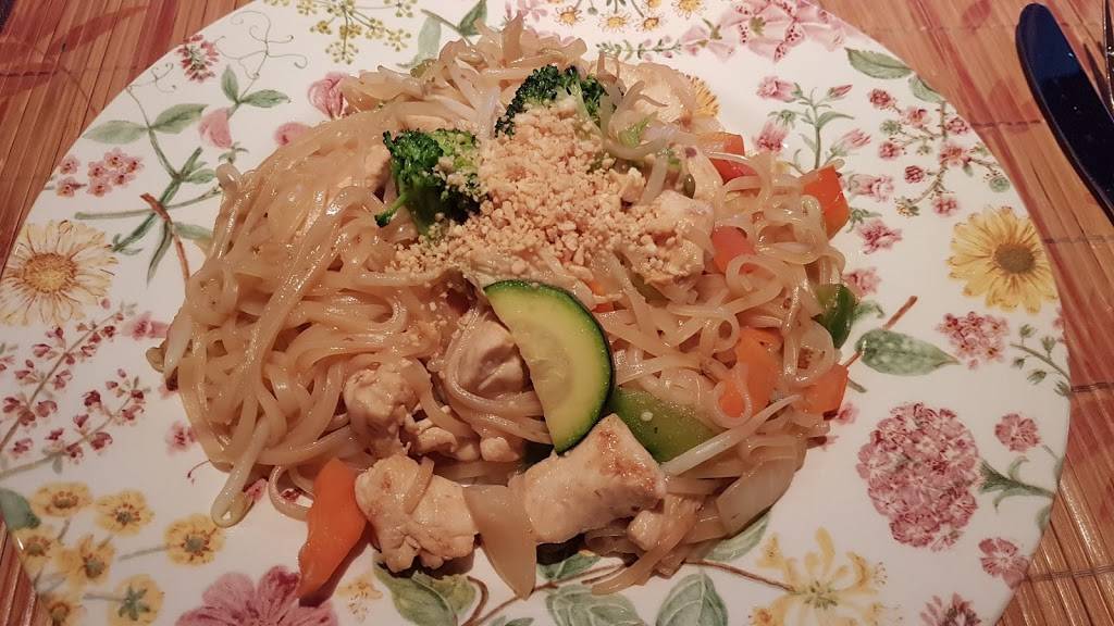 Restaurant Délices Thaï | restaurant | 1887 Boulevard Pie-XI N, Québec, QC G3J 1P4, Canada | 4189159234 OR +1 418-915-9234