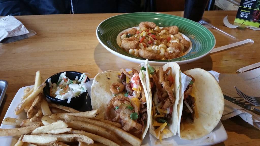 Applebees Grill + Bar | restaurant | 109 S Memorial Dr, New Castle, IN 47362, USA | 7655214275 OR +1 765-521-4275