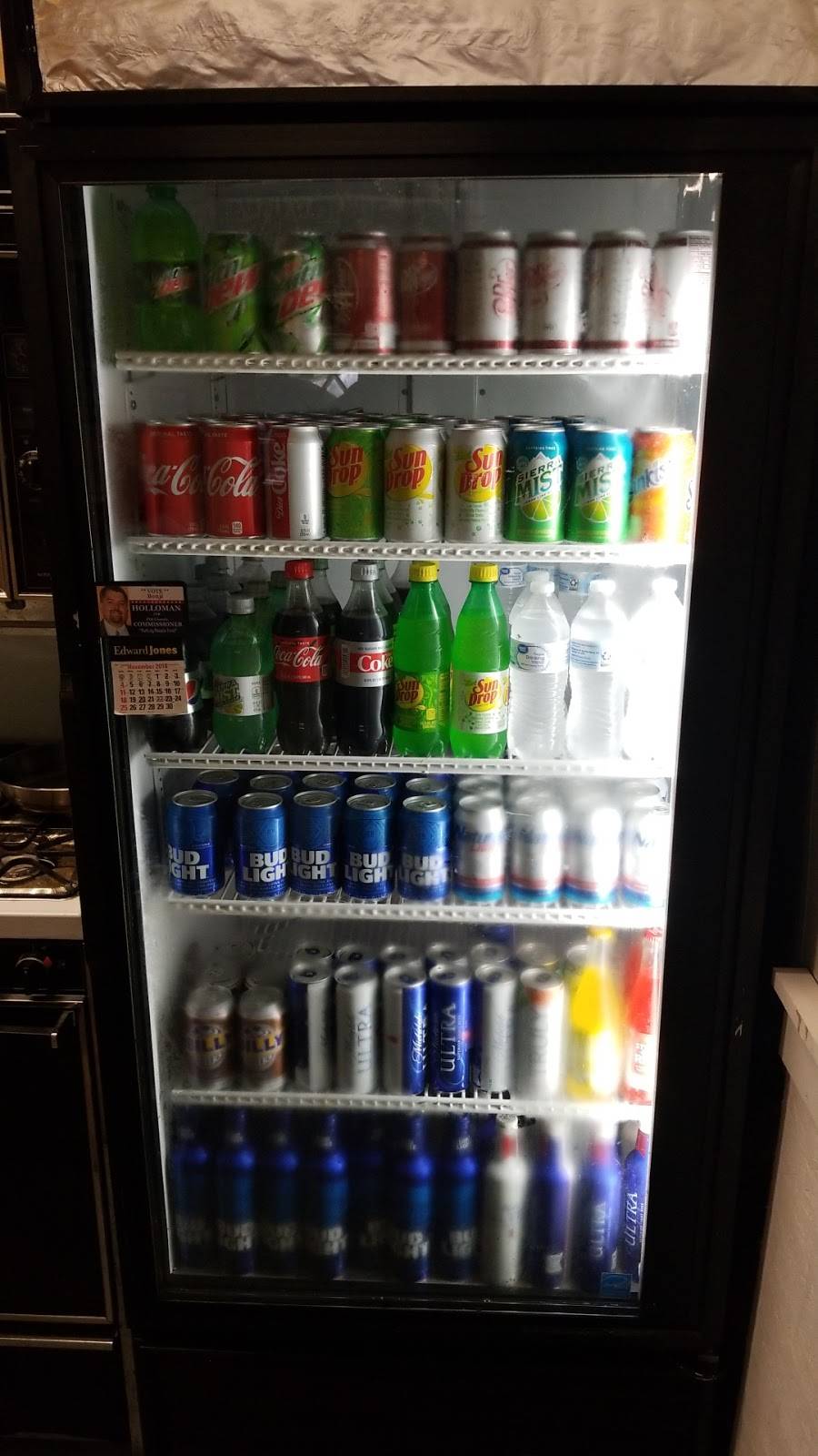 Hollomanville Resort | restaurant | 8008 Stantonsburg Rd, Farmville, NC 27828, USA | 2527146311 OR +1 252-714-6311