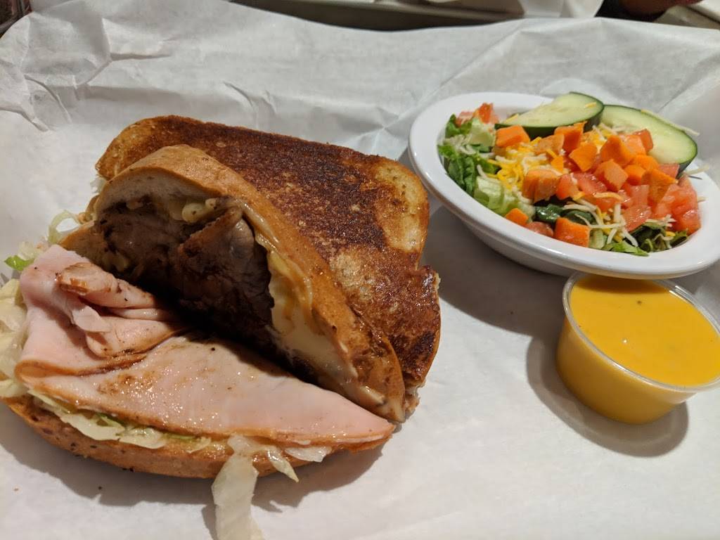 Quintons Bar & Deli | restaurant | 2500 Corridor Way #5, Coralville, IA 52241, USA | 3196252221 OR +1 319-625-2221