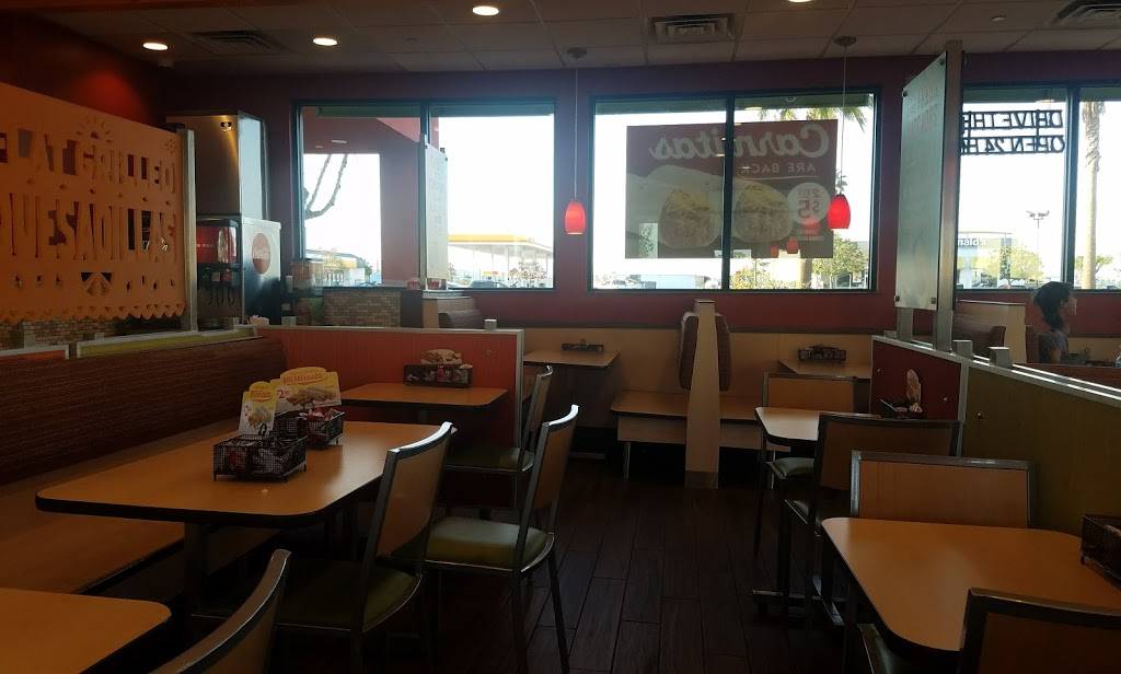 Del Taco | meal takeaway | 51 Ramona Expy, Perris, CA 92571, USA | 9514430022 OR +1 951-443-0022