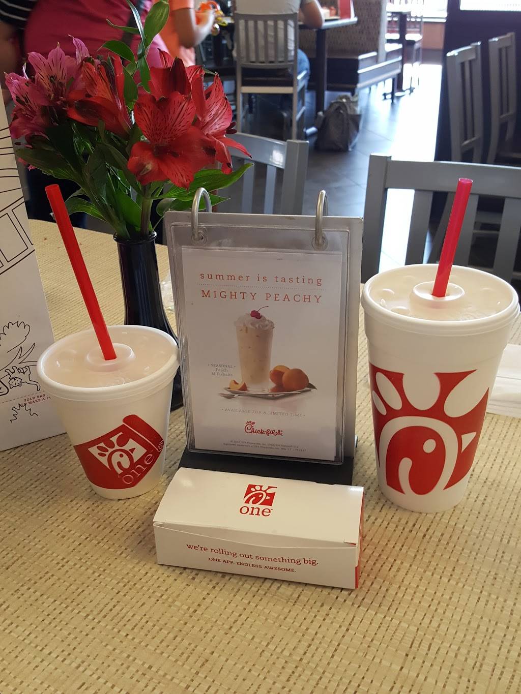 Chick-fil-A | restaurant | 425 W Sunshine St, Springfield, MO 65807, USA | 4178664232 OR +1 417-866-4232