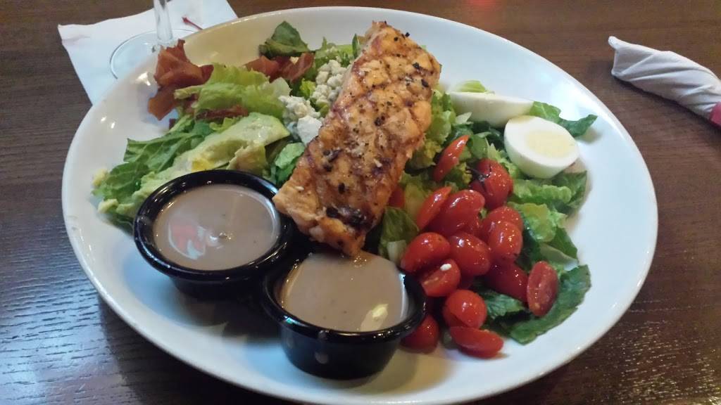 TGI Fridays | restaurant | 9651 W Higgins Rd, Rosemont, IL 60018, USA | 8472921138 OR +1 847-292-1138