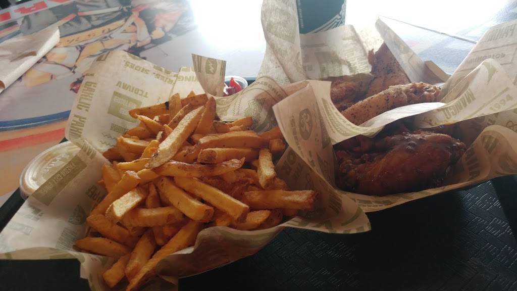 Wingstop | restaurant | 10910 N Central Expy, Dallas, TX 75231, USA | 2143739464 OR +1 214-373-9464