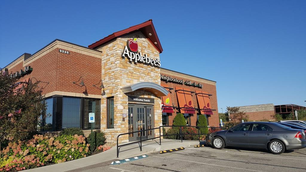 Applebees Grill + Bar | restaurant | 9225 Vista Way, Garfield Heights, OH 44125, USA | 2166634830 OR +1 216-663-4830
