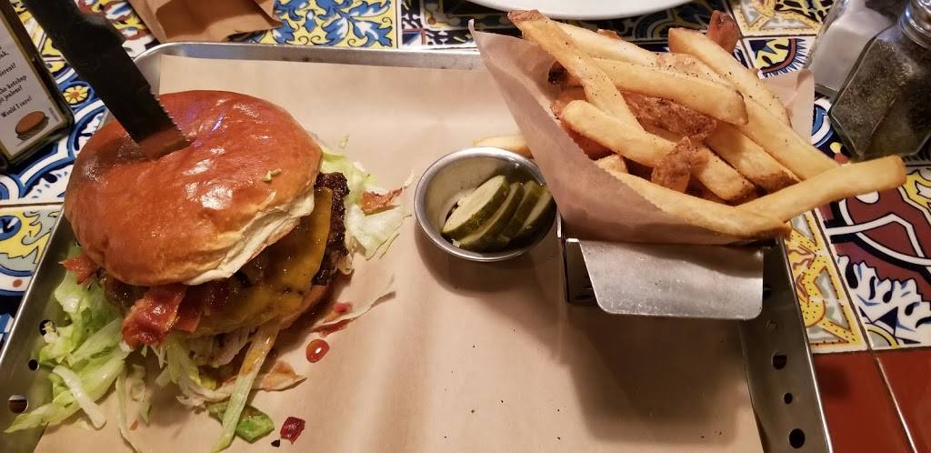 Chilis Grill & Bar | meal takeaway | 1480 S Randall Rd, Algonquin, IL 60102, USA | 8478549955 OR +1 847-854-9955